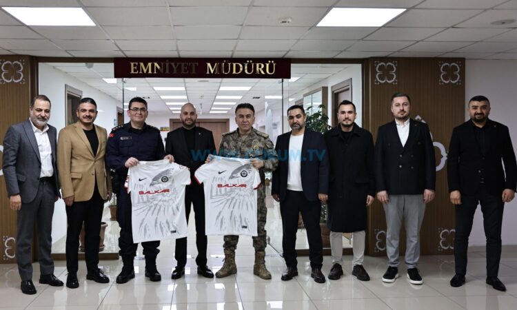 Kırmızı-Siyahlılardan İki Ziyaret