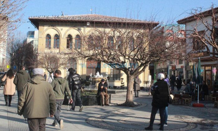 Montları Çıkarın, Geri Geliyor