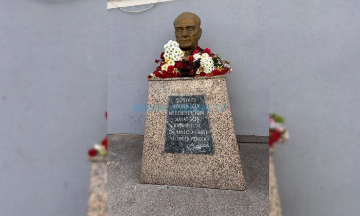 Şiddetin Gölgesinde Omuz Omuza