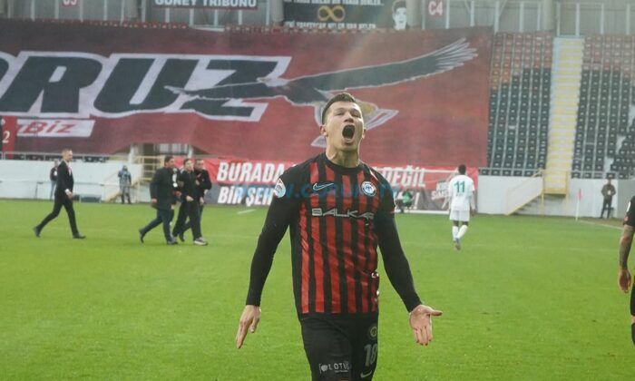 Kırmızı-Siyahlıların Sezona Damga Vuran Özellikleri Neler?