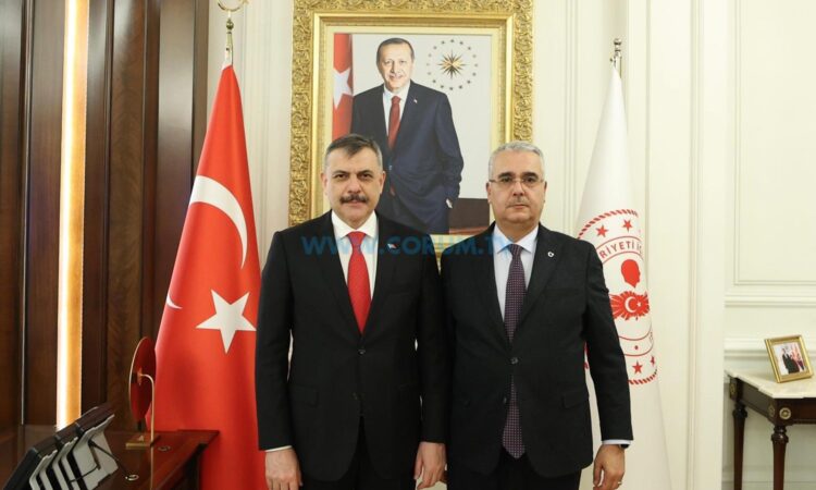 Bakanı Final Maçına Davet Etti