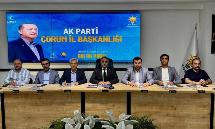 AK Partililer Partide Toplandı