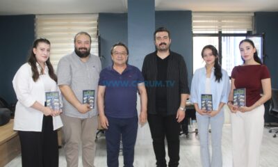 Ayhan Aykanat, Kitabını İmzaladı