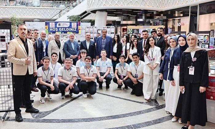 Geleceğin Teknoloji Yıldızları Eserlerini Görücüye Çıkardı