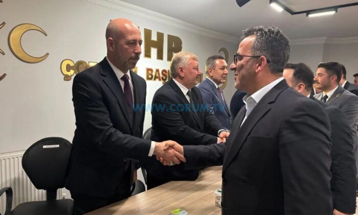 MHP’lilerden Partide Bayramlaşma