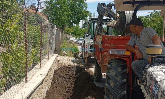 Tarıma Destek İçin Bahçe Arkları Temizleniyor