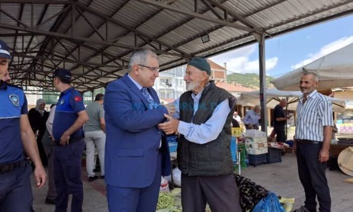 Başkan, İlçe Pazarında Vatandaşla Buluştu