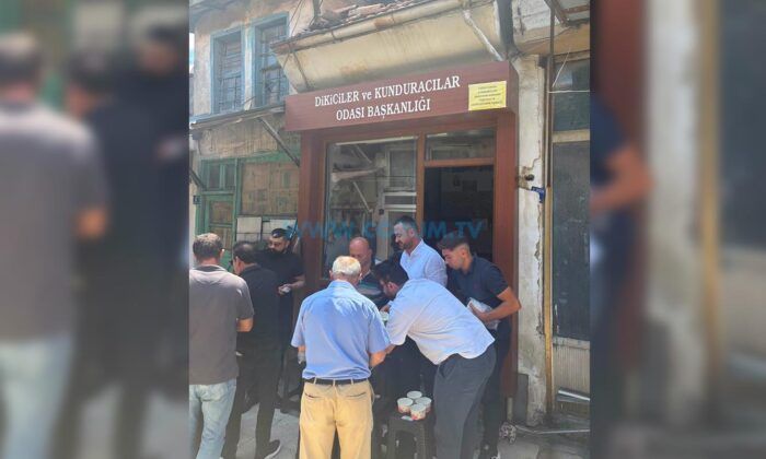Arasta Esnafına Aşure İkramı