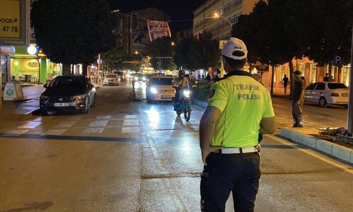 Aranan 12 Kişi Yakalandı