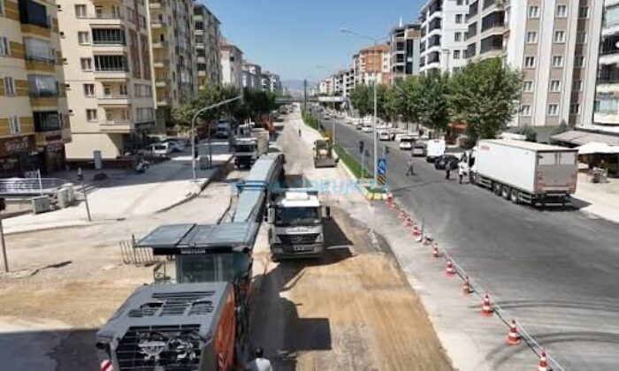 Cadde Trafiğe Kapanıyor