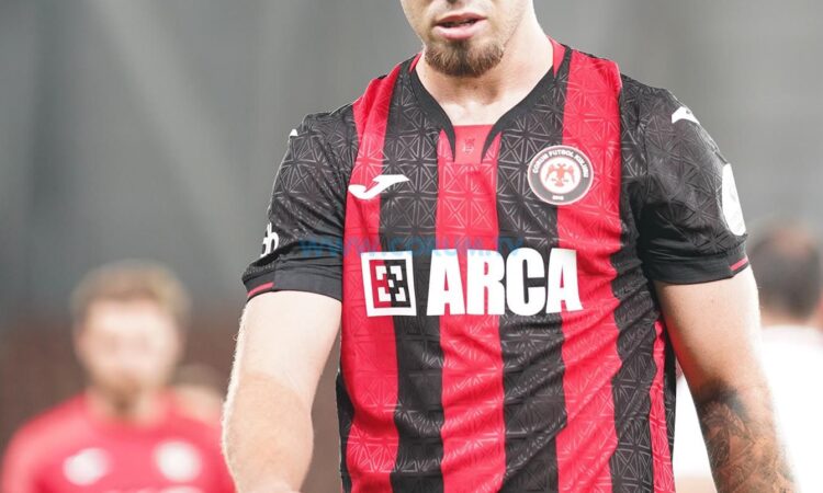 Gözyaşlarına Hakim Olamadı