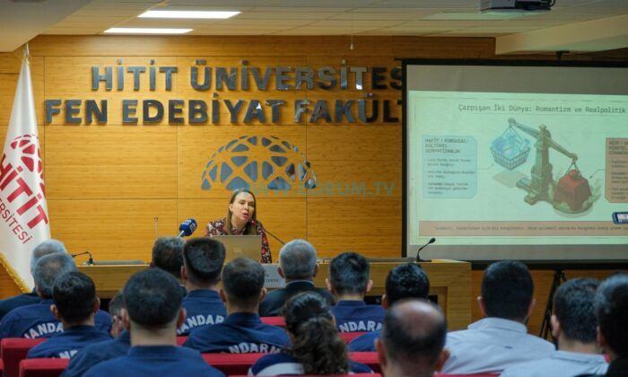 HİTÜ’de Cepheden Diplomasiye Uzanan Süreç Anlatıldı