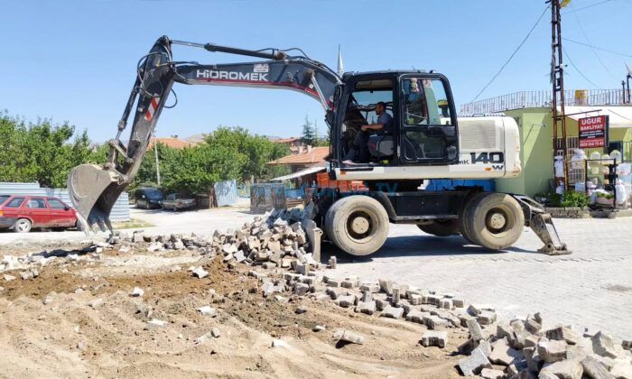 Savak Yolu Sıcak Asfalt İçin Hazırlanıyor