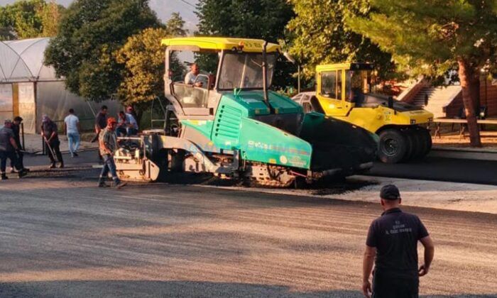 Okul Bahçesine 431 Ton Sıcak Asfalt Serildi