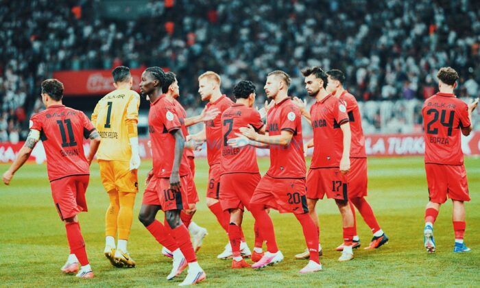 İki Oyuncu, 1.Lig Yolunda