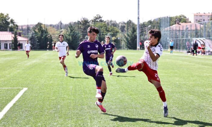 Kırmızı-Siyahlı Gençler 4’te 4 Yaptı