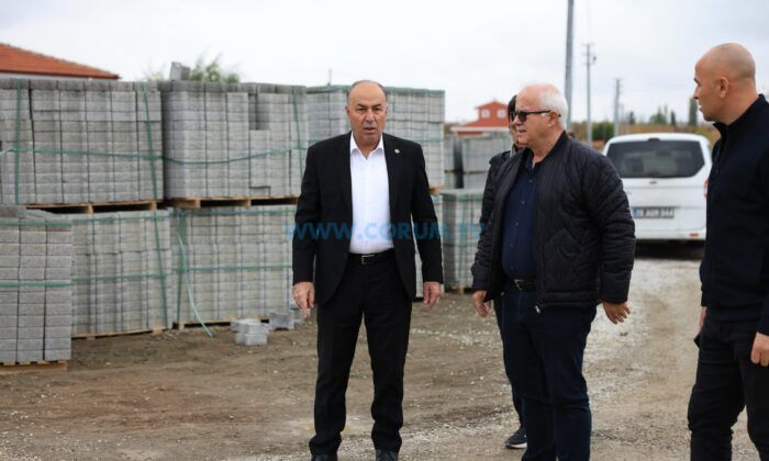 7 Bin 655 Metrekare Kilit Parke Taşı Döşeniyor