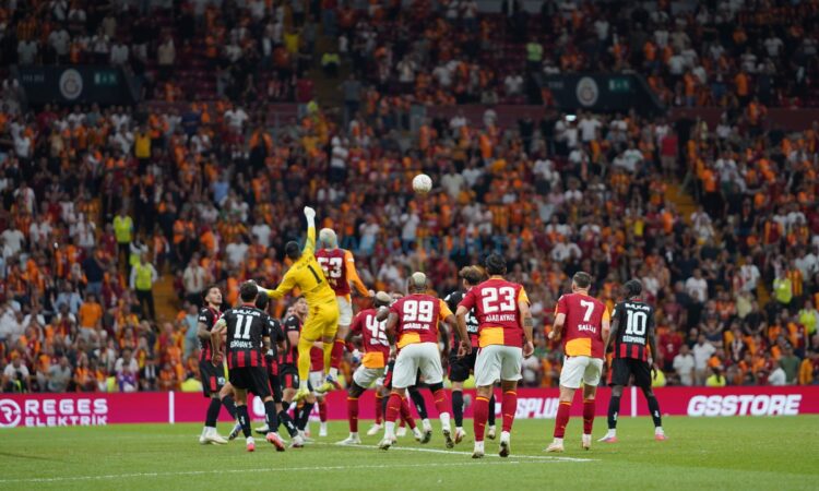 Galatasaray Bu Özelliği ile Dikkat Çekiyor: Çorum FK Maçında da Yaşandı!